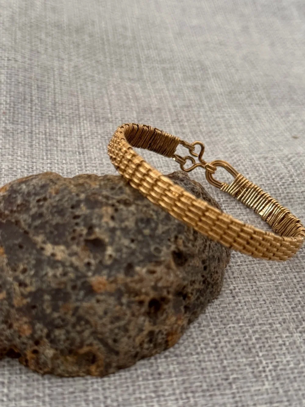 Gold Tone Woven Bracelet | Vintage Style Textured Link Chain Hook-Style Clasp